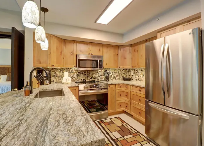 Mp615 Mountain Plaza Center Village 2br 3ba Hot Tub Copper Mountain