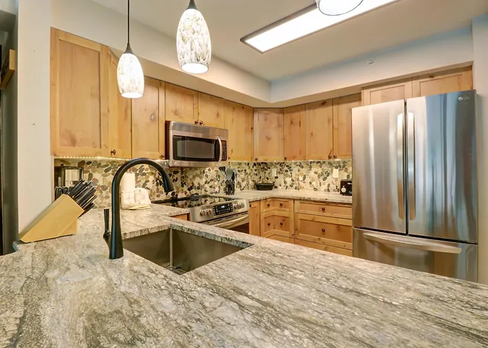Apartment Mp615 Mountain Plaza Center Village 2br 3ba Hot Tub *