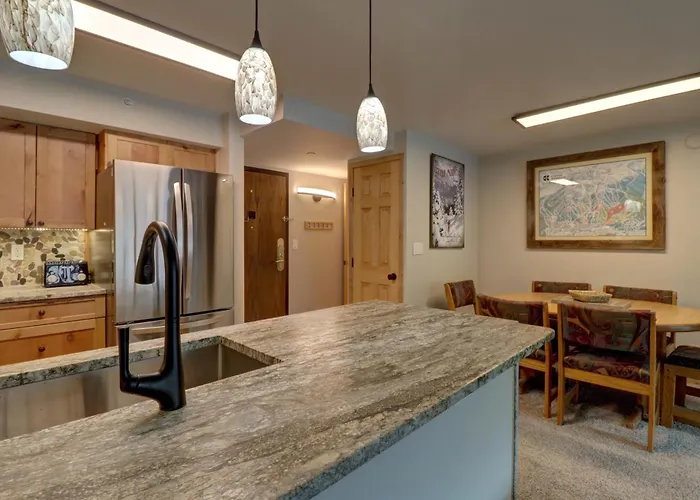Mp615 Mountain Plaza Center Village 2br 3ba Hot Tub Apartment